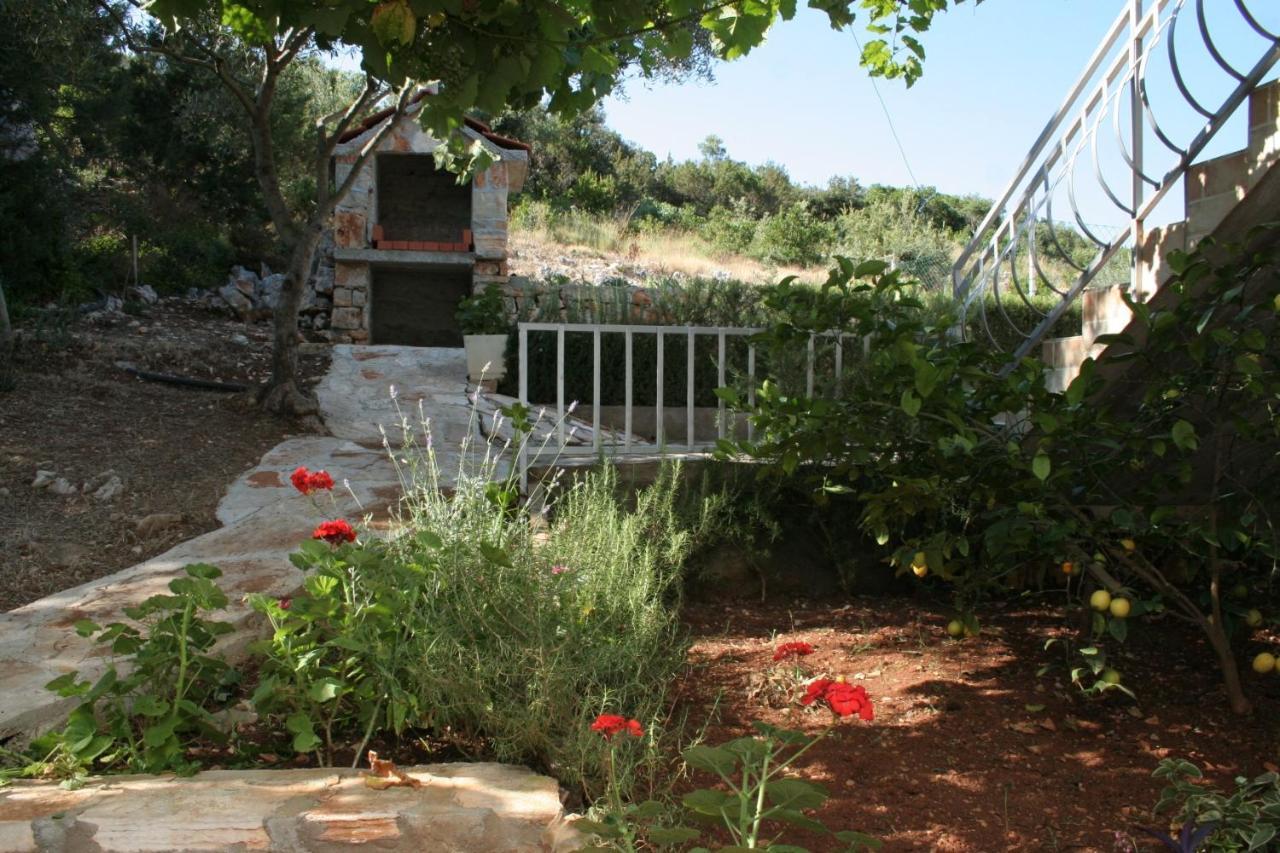 Apartments By The Sea Cove Zarace - Gdinj, Hvar - 4598 Eksteriør billede